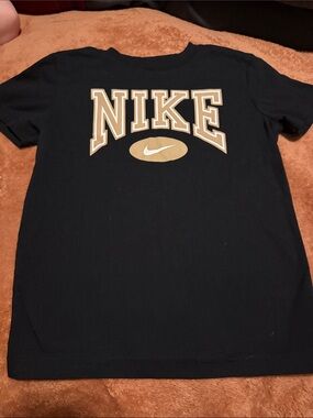 Nike Black Graphic Logo Tee with Tan Accents boys sz 7 t shirt